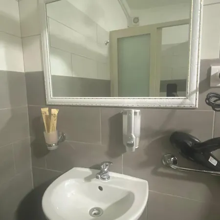 House Diego Disponibile Con Piccolo Giardino Apartment *
