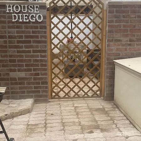 House Diego Disponibile Con Piccolo Giardino Torre Lapillo